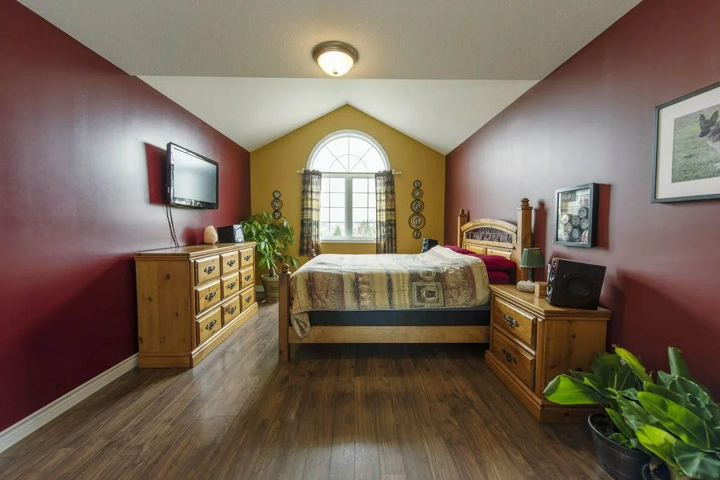 024-Master bedroom_m.jpg