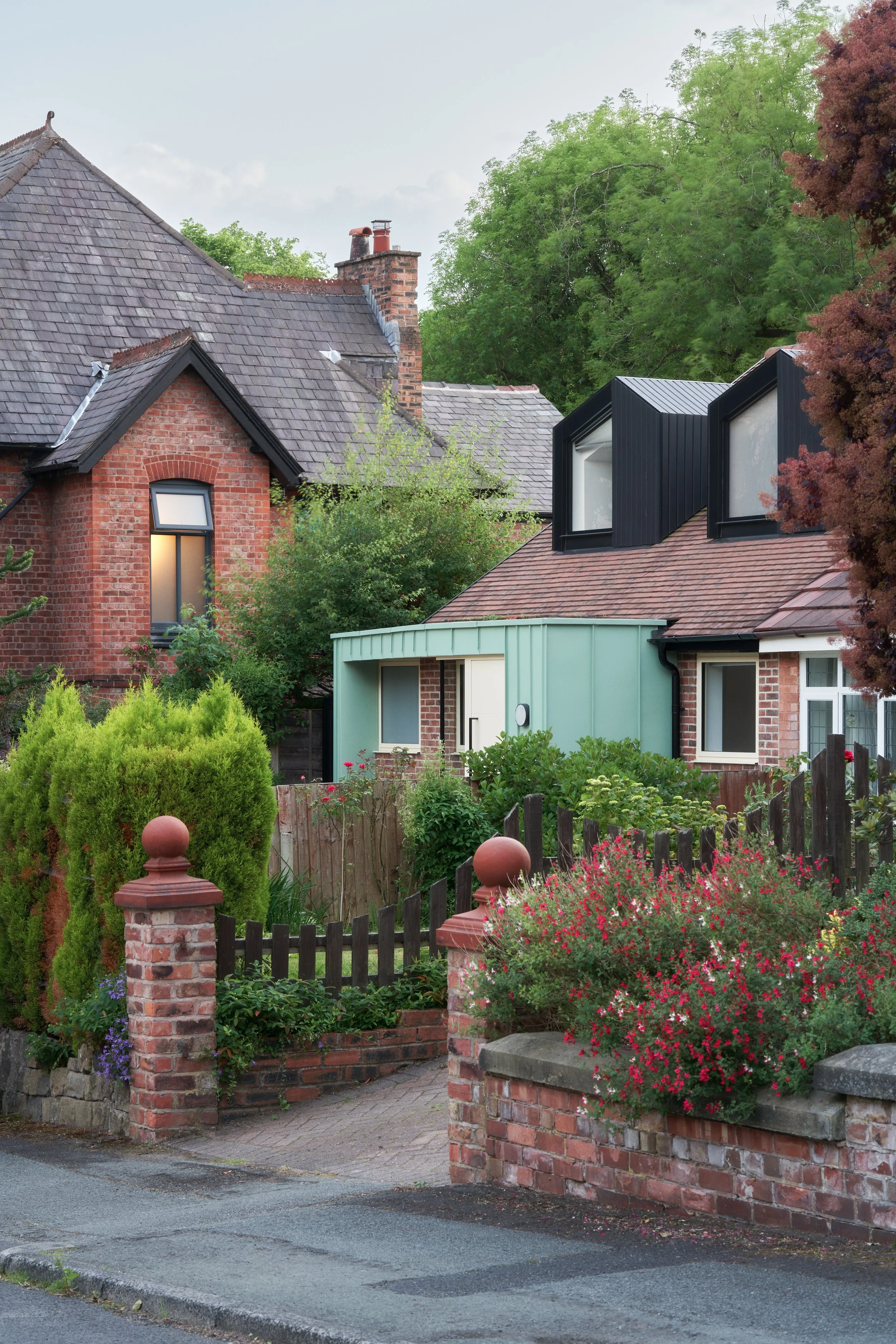  Deyne Avenue by  Loader Monteith  