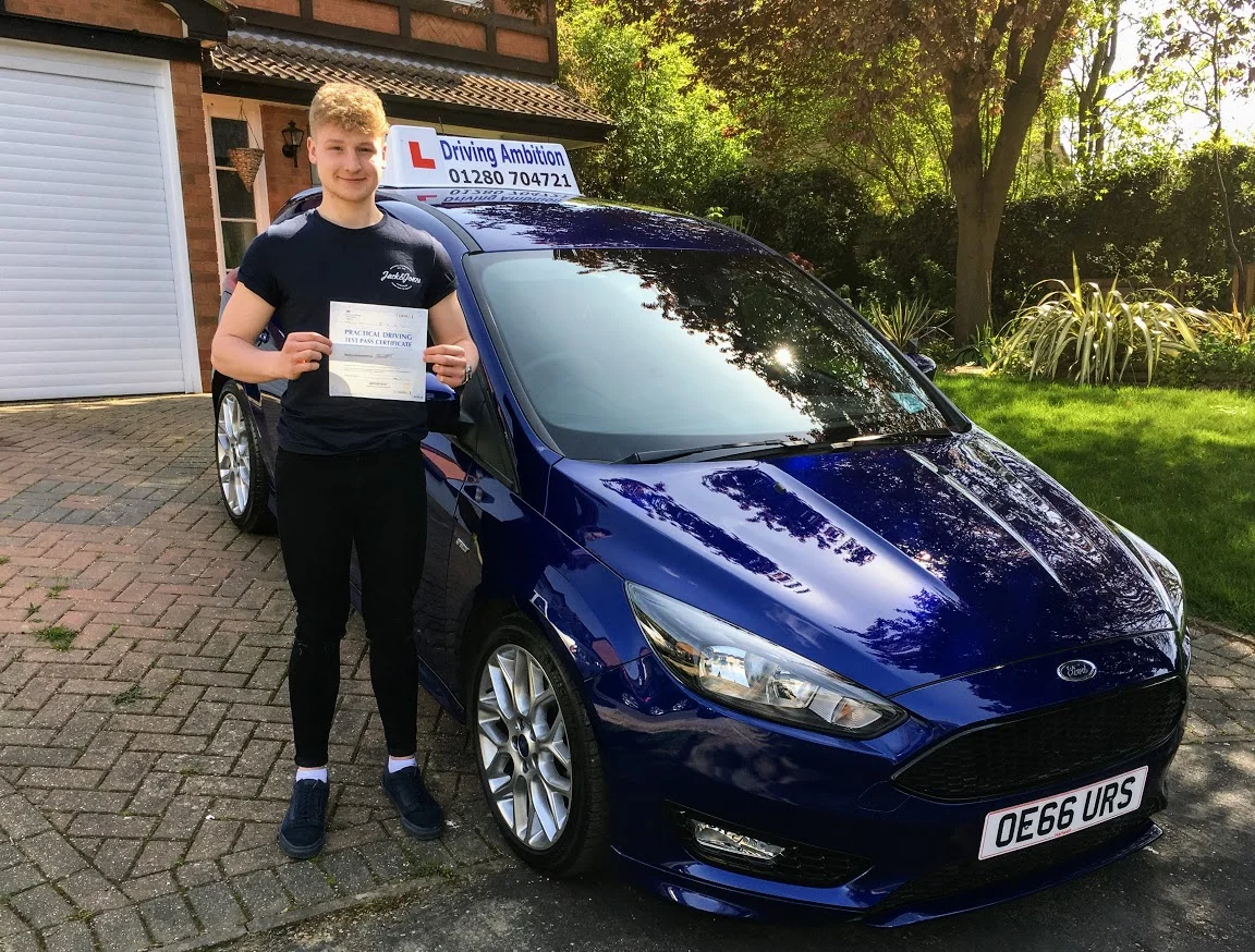 Congratulations to Ryan Commons who passed 1st time today - 19th April 2017. Driving Ambition's 1,528th pass ! (965th 1st time pass)