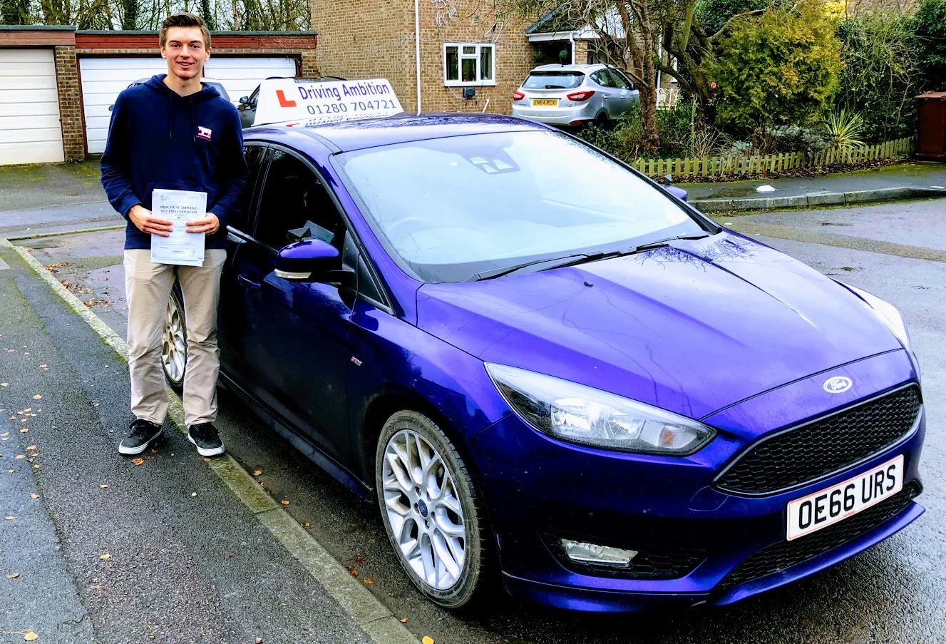 Congratulations to Chris Burland who passed 1st time today - 21st December 2017. Driving Ambition - 1,552 passes ! (986 1st time passes) 