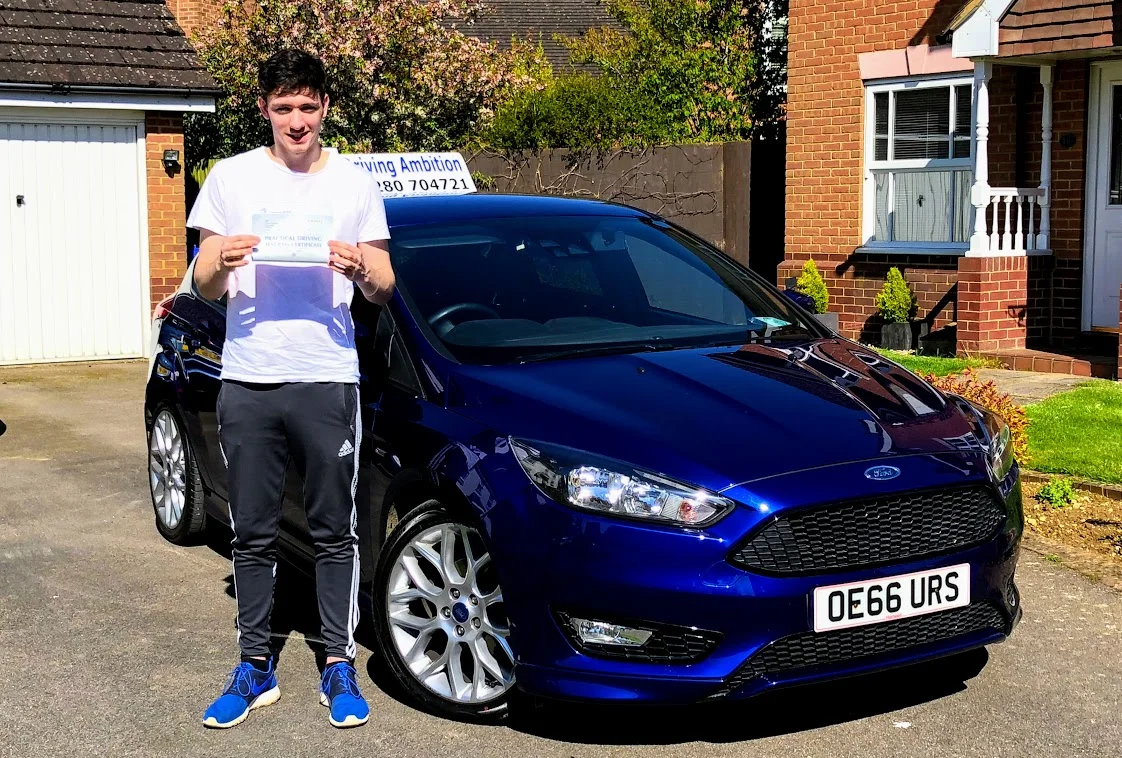 Congratulations to Sam Thomason who passed 1st time 1st May 2018. Driving Ambition - 1,565 passes ! (998 1st time passes). Well done Sam