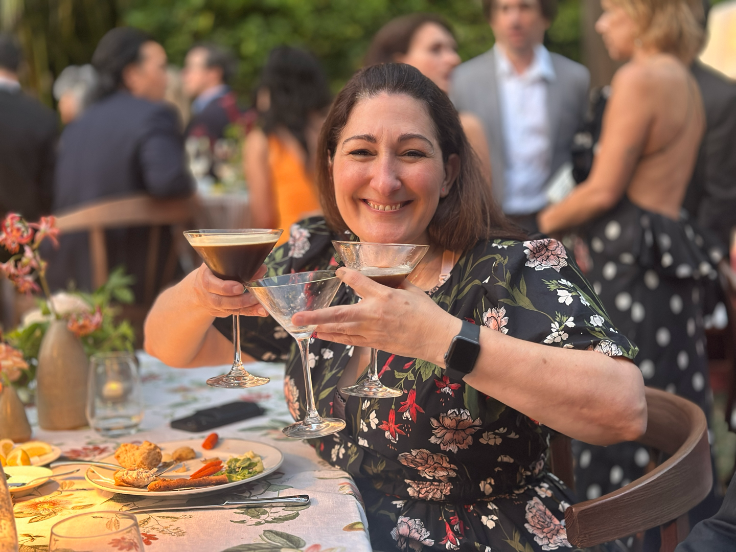 Tina Carbone and the Three Drinks