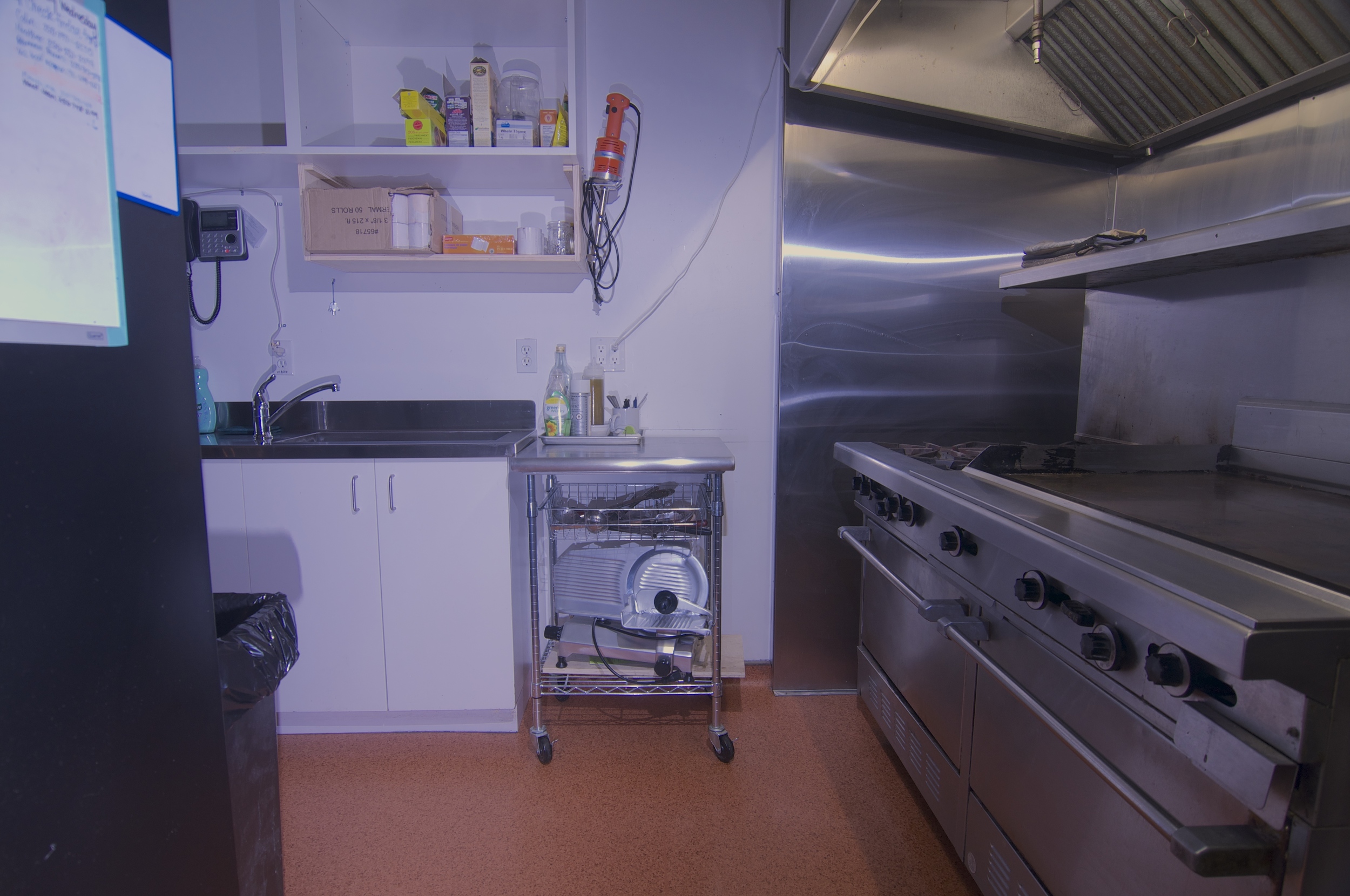 Kitchen_SinkStoveGriddleOven3.jpg