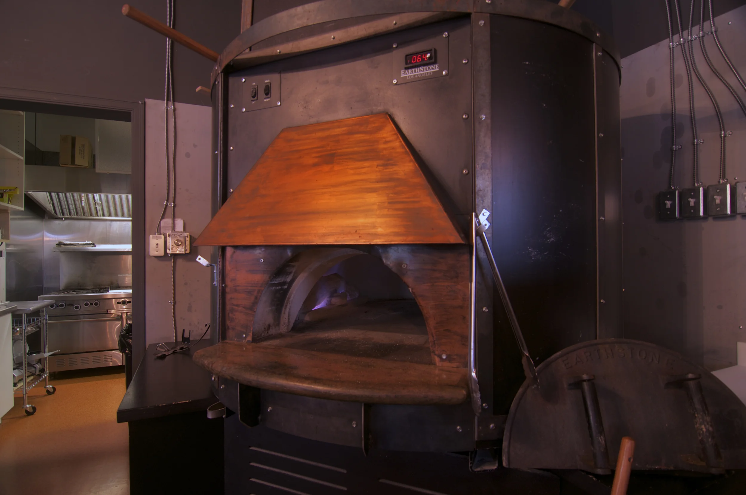 RestaurantPizzaOven.jpg