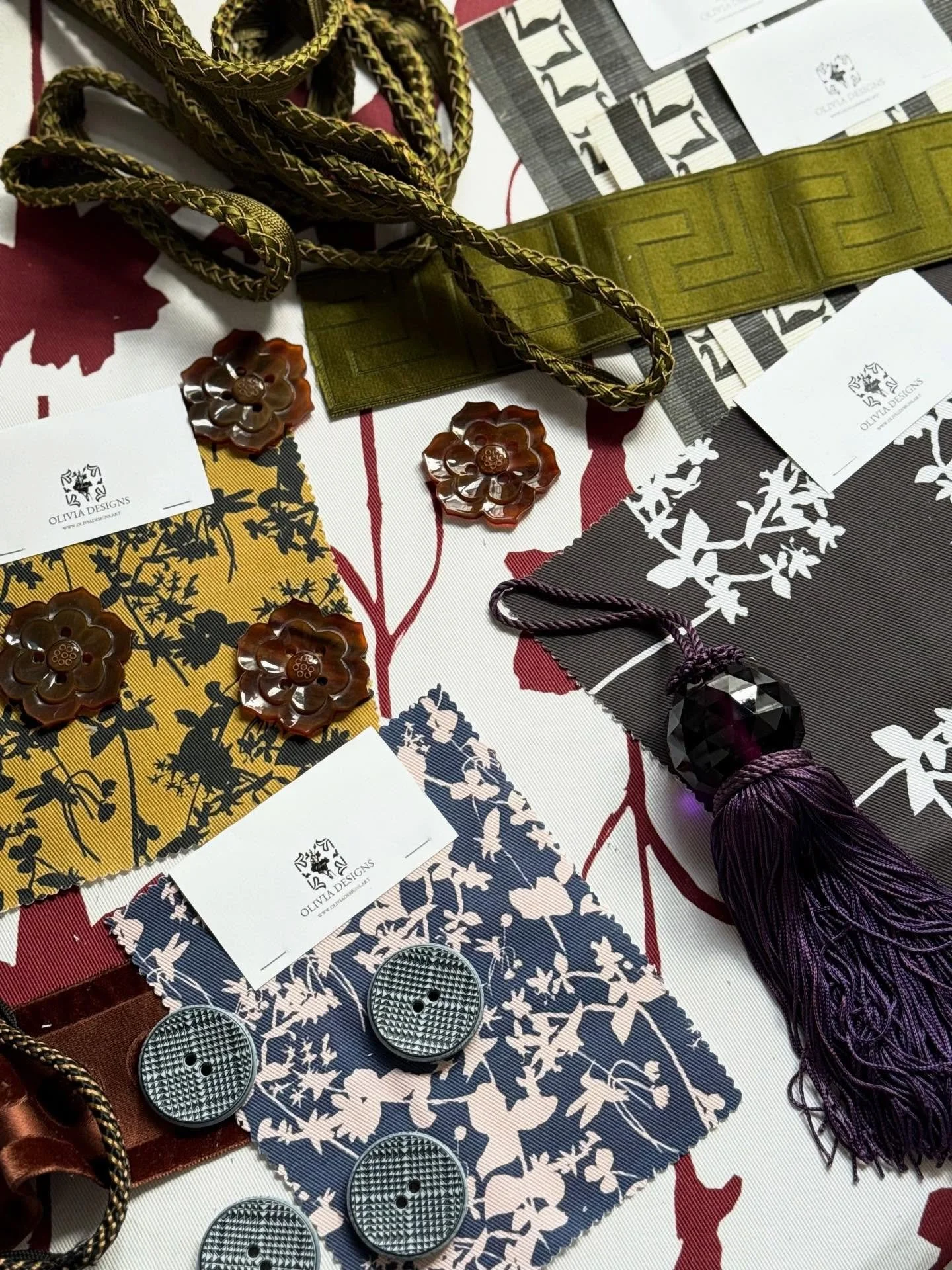 Springtime in the studio 
.
.
.
www.oliviadesigns.art