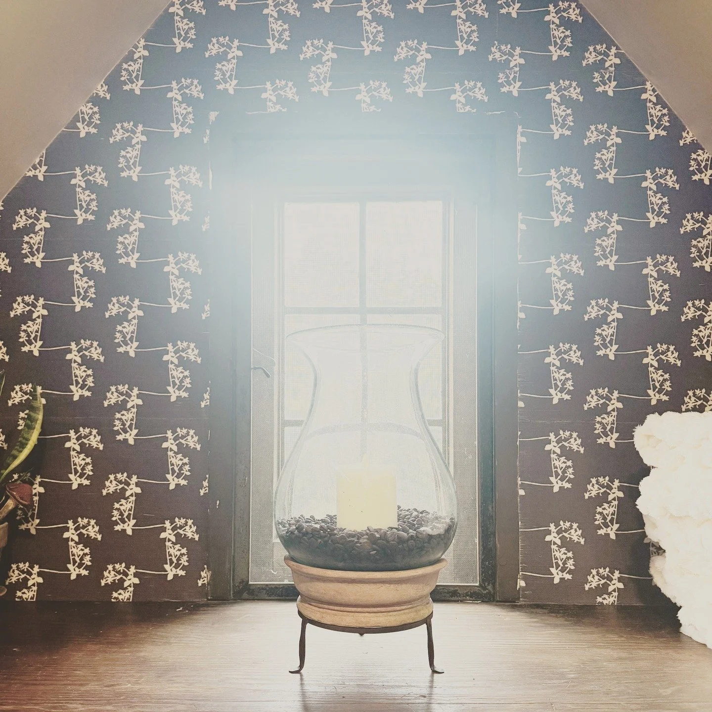 Attics need love too :) My client had an incredible vision for a chic and cozy movie room nook and completely transformed the space into something so beautiful. Loved being part of the design and adding a touch of @oliviadesigns.art whimsy with a sed
