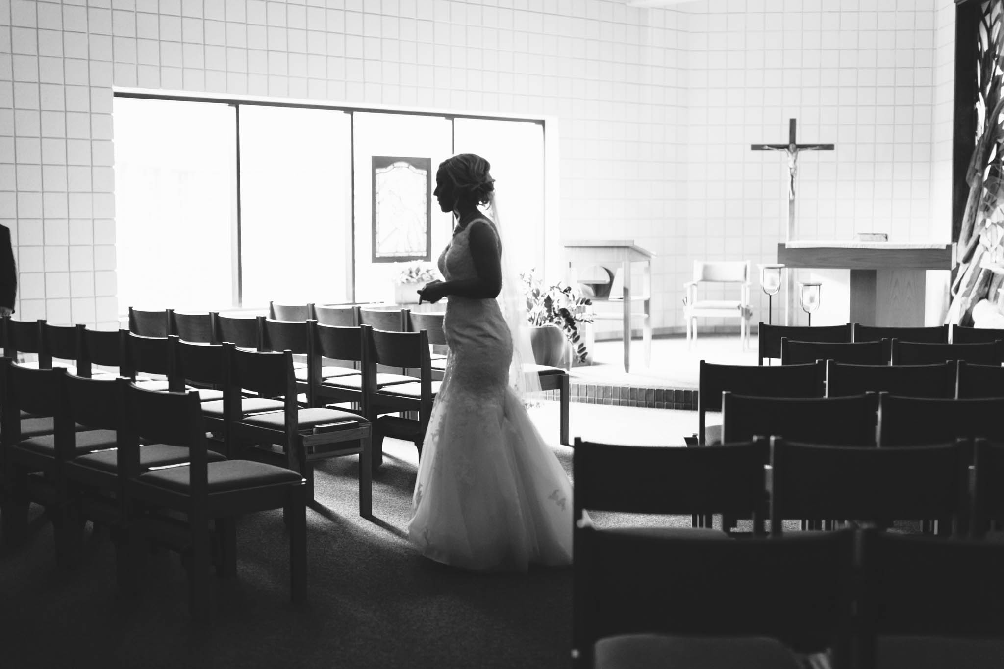 Jillian VanZytveld Photography - Grand Rapids Lifestyle Wedding Photography - 033.jpg