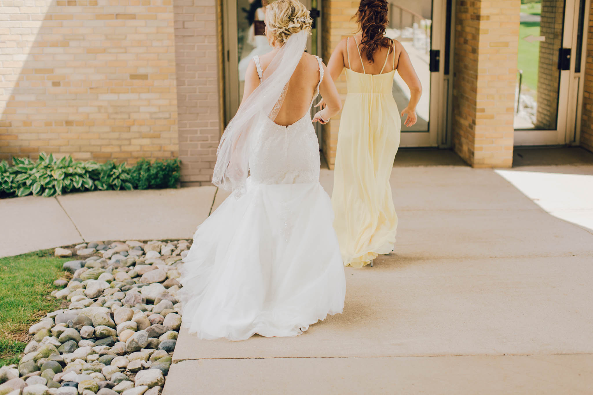 Jillian VanZytveld Photography - Grand Rapids Lifestyle Wedding Photography - 041.jpg