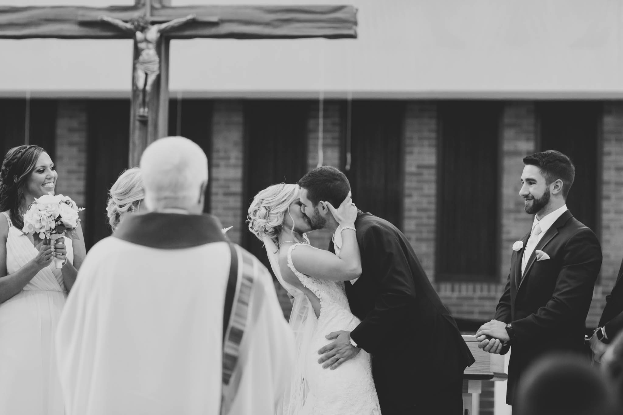 Jillian VanZytveld Photography - Grand Rapids Lifestyle Wedding Photography - 074.jpg