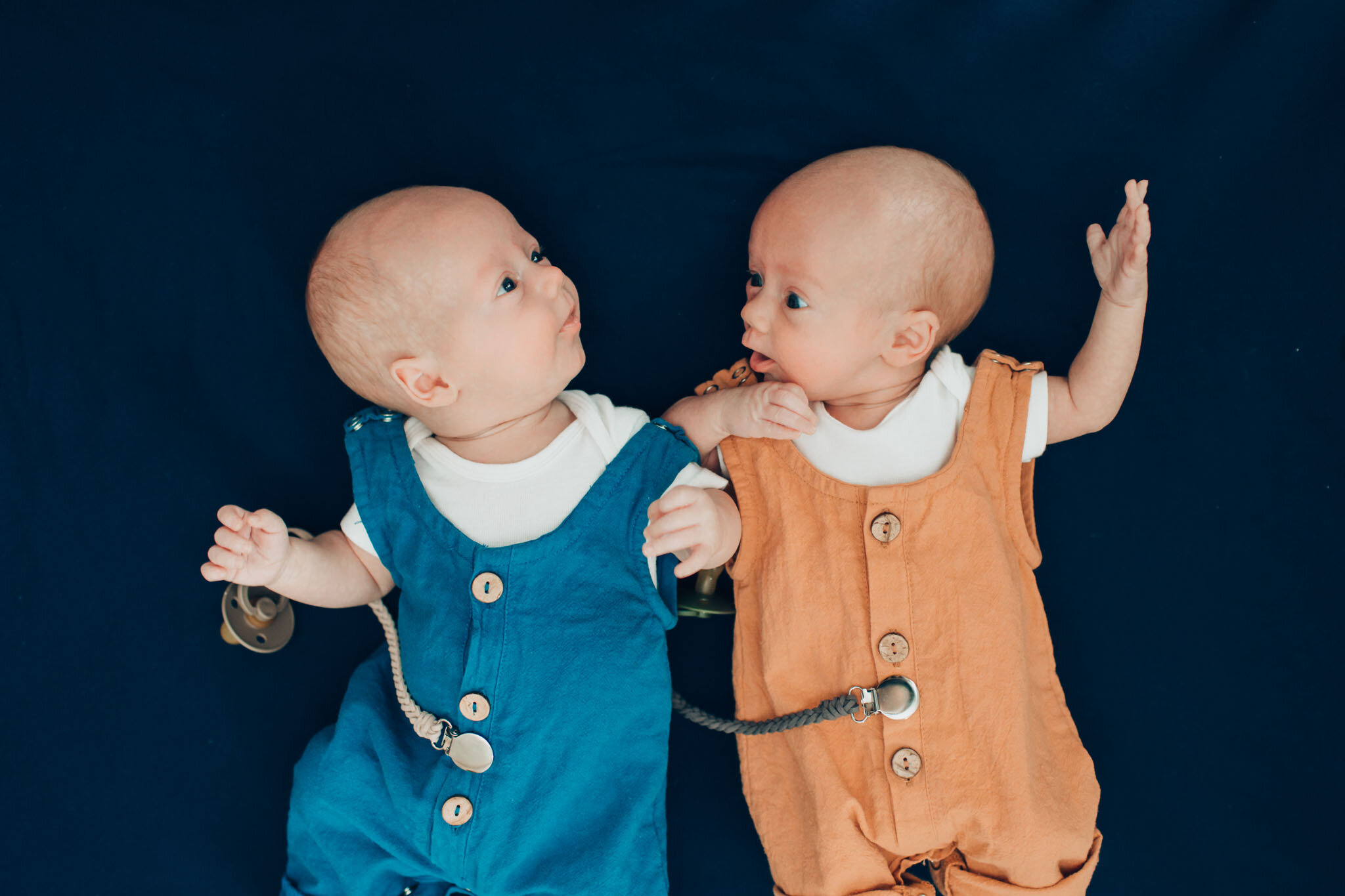 2019-Jillian VanZytveld Photography-Lifestyle-Newborn-Twins-03.jpg