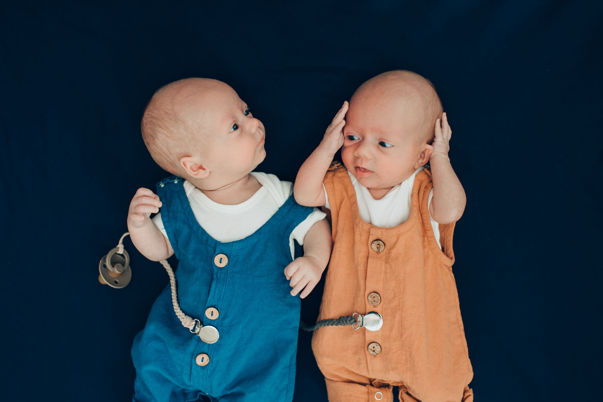 2019-Jillian VanZytveld Photography-Lifestyle-Newborn-Twins-04.jpg