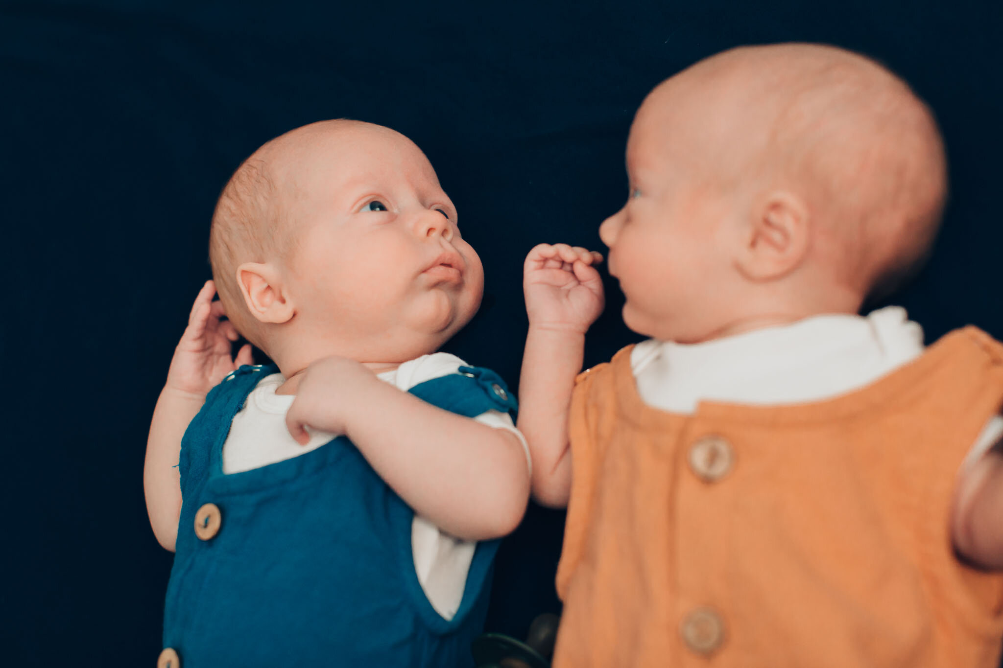 2019-Jillian VanZytveld Photography-Lifestyle-Newborn-Twins-06.jpg