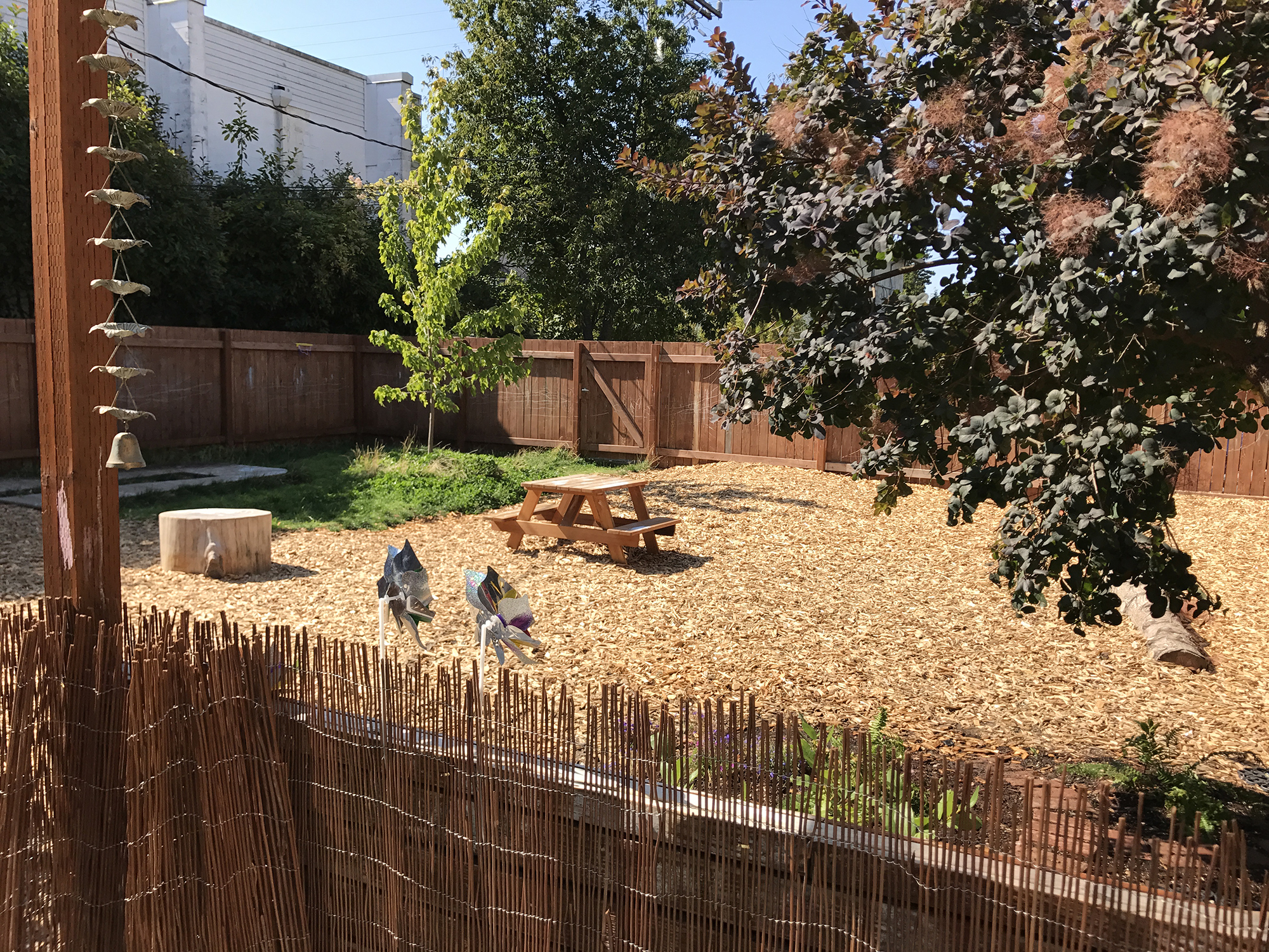 littlemountainmontessori-backyard2.jpg