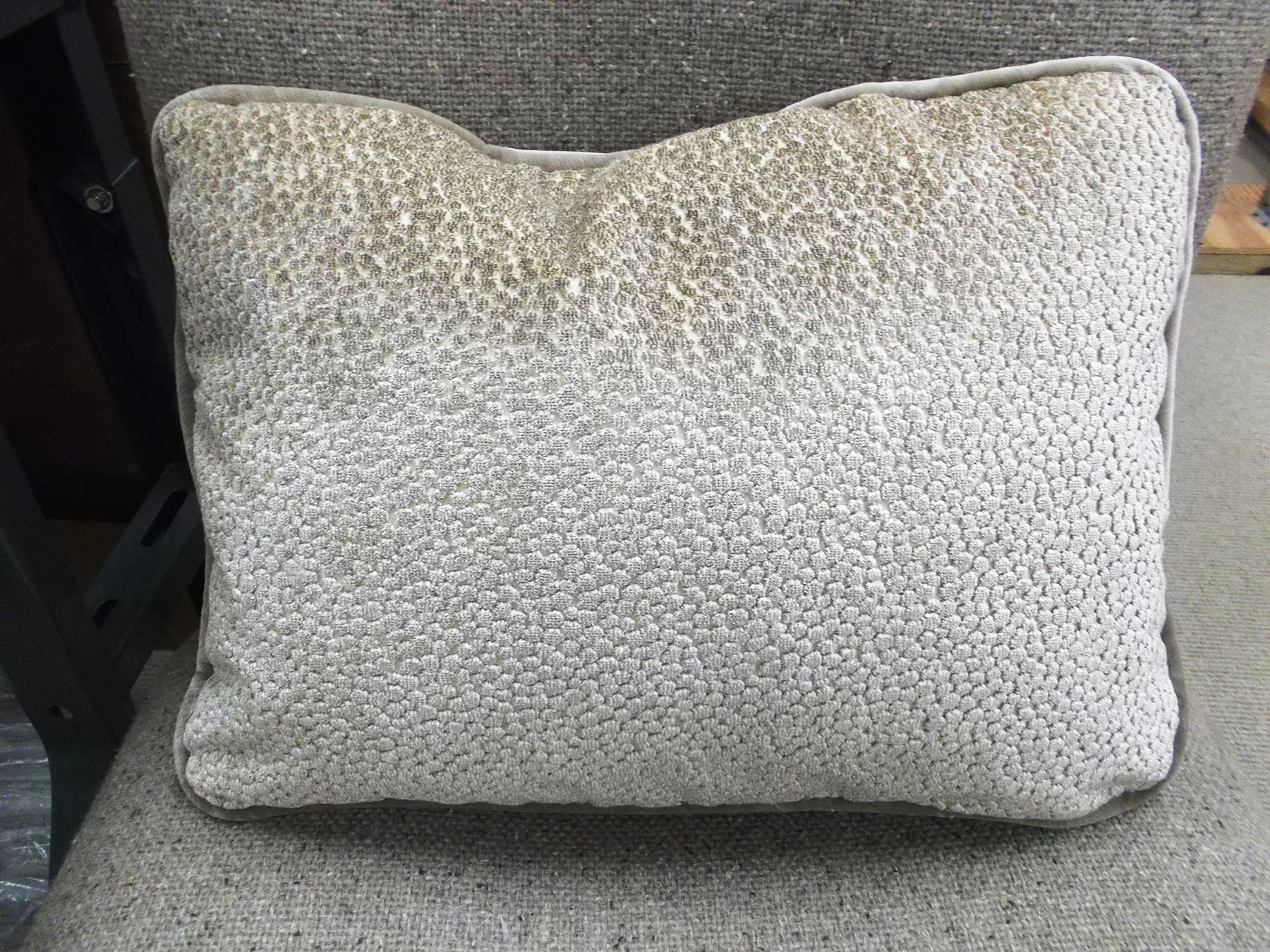 Bedding_Pillows_003.jpg