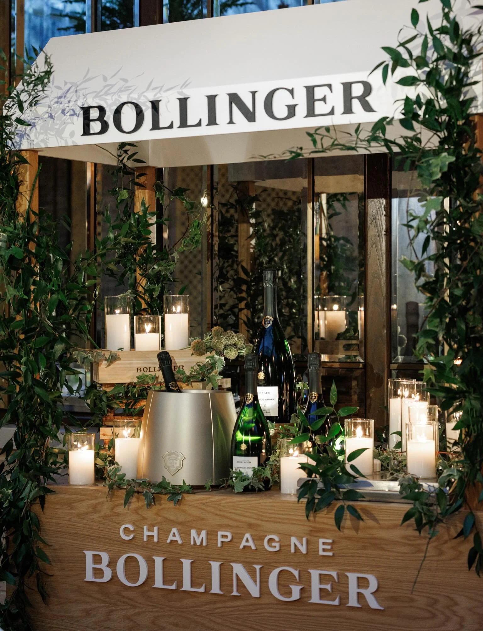 Champagne cart? Mandatory. Custom details? Always. 

We loved bringing this @champagne_bollinger event [back] to life with bespoke menus, signage, and plenty of bubbly moments🍾 

#MadeBySPAR #CreativeAgency #BrandStrategy #CustomDesign #EventProject