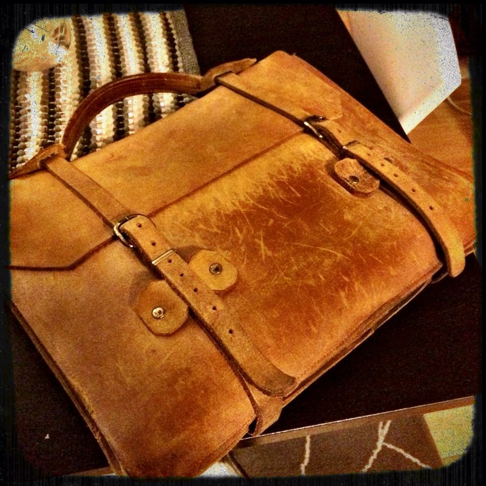 Phil gave me this bag about a year ago. He'd had it for decades. I get a compliment in it every single day I take it out of the house. I love it, it always allows me to tell about the friend who gave it to me.