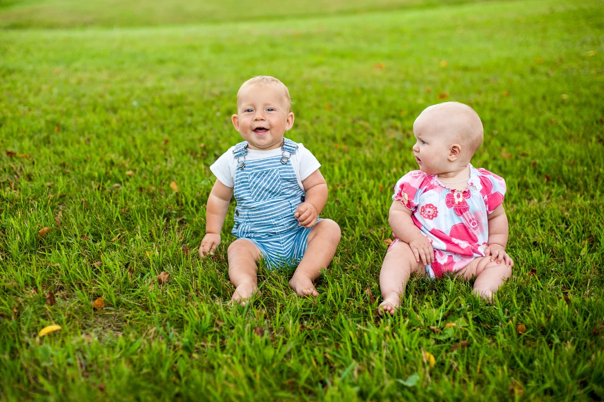 Image - babies on grass researching - med.jpg