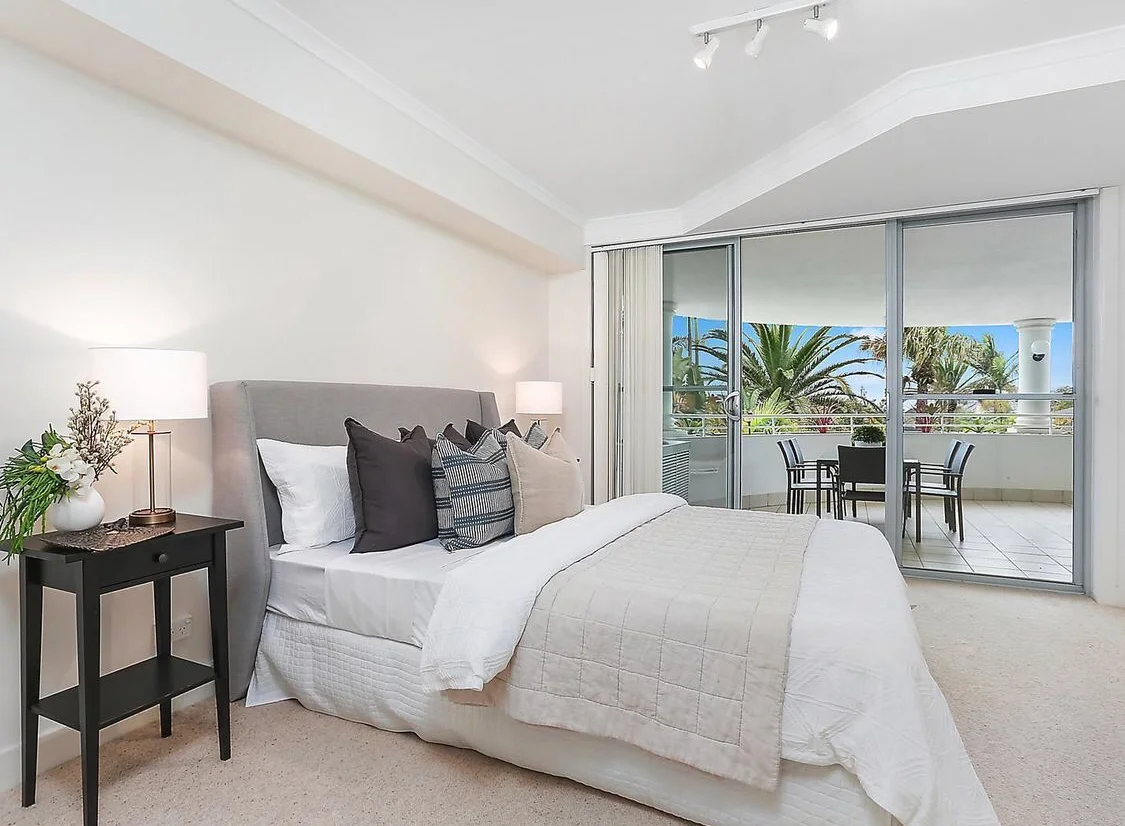 pittwater_rd_1030_collaroy_bedroom_styling_cushions_layers_coastal.jpg