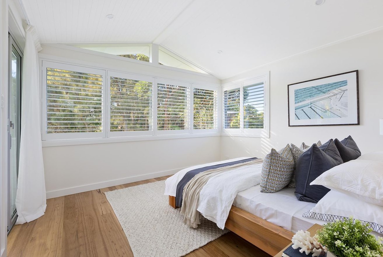 Travers.rd.mainbedroom.textures.pillows.staging.jpg