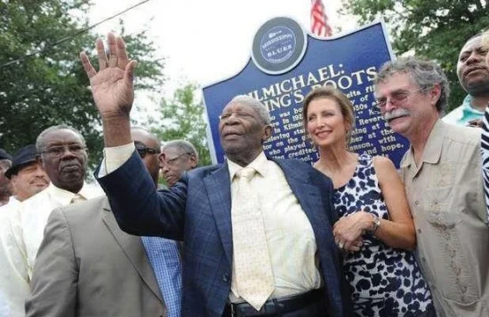 Blues legend B.B. King, Mississippi's Secretary of State of the Blues, surrounded by friends and admirers at the dedication of the "Kilmichael: B.B. King's Roots" Mississippi Blues Trail marker on Aug. 21, 2012 in Kilmichael, Miss. (Photo credit: Mississippi Blues Commission)