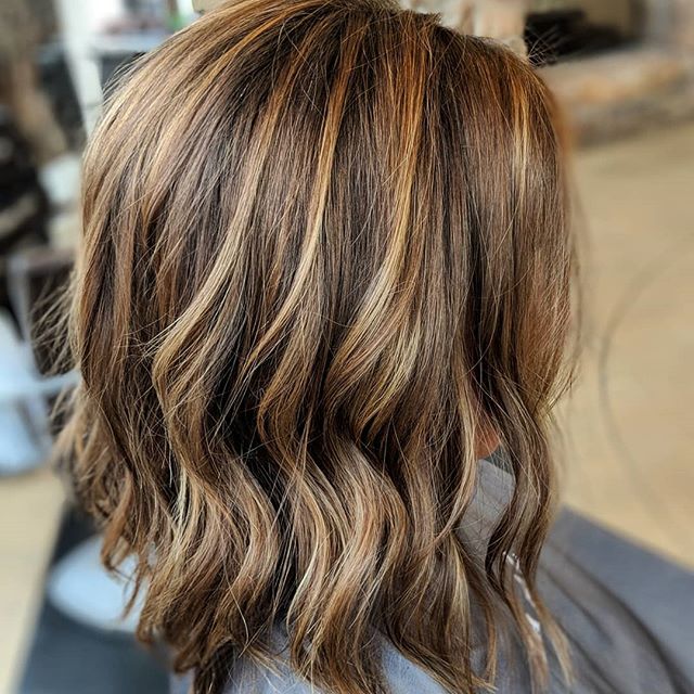 My lovely guest was fighting a crazy red color from her last place. I knocked it down a few notches, to give her a chocolate base with some yummy caramel hilites. I love fixing color!😁There is still work to be done on her next appointment, maybe som