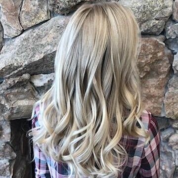 #grandrapidssalonspa #salonusa  #tanazsalon  #cosmoprofbeauty #illuminaglaze  #renefurtererhairproducts #color  #highlights  #wellacolor  #blondehair  #lorealblondstudio