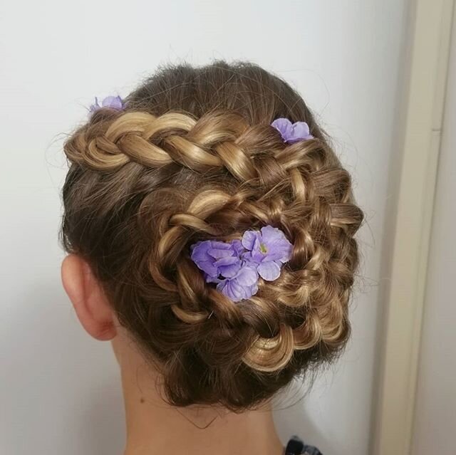 Fathers daughter #dance #grandrapidssalonspa #salonusa #tanazsalon  #girlshairs  #braids #renefurtererhairproducts  #nofilter #cosmoprofbeauty #updo #longhair