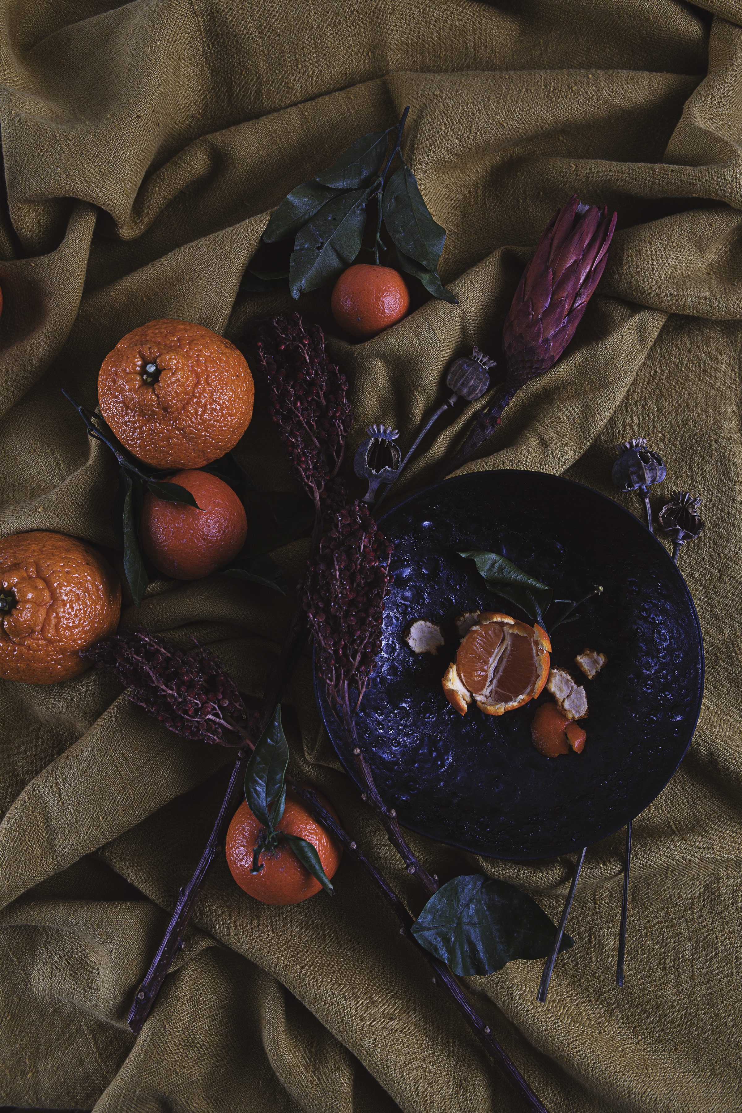 In Chinese tradition, surrounding one's table and surroundings to herald the Lunar New Year will bring one's household much prosperity and good fortune. Here's hoping! (Vignette styled with Atelier linen towels and a Janaki Larsen bowl.)