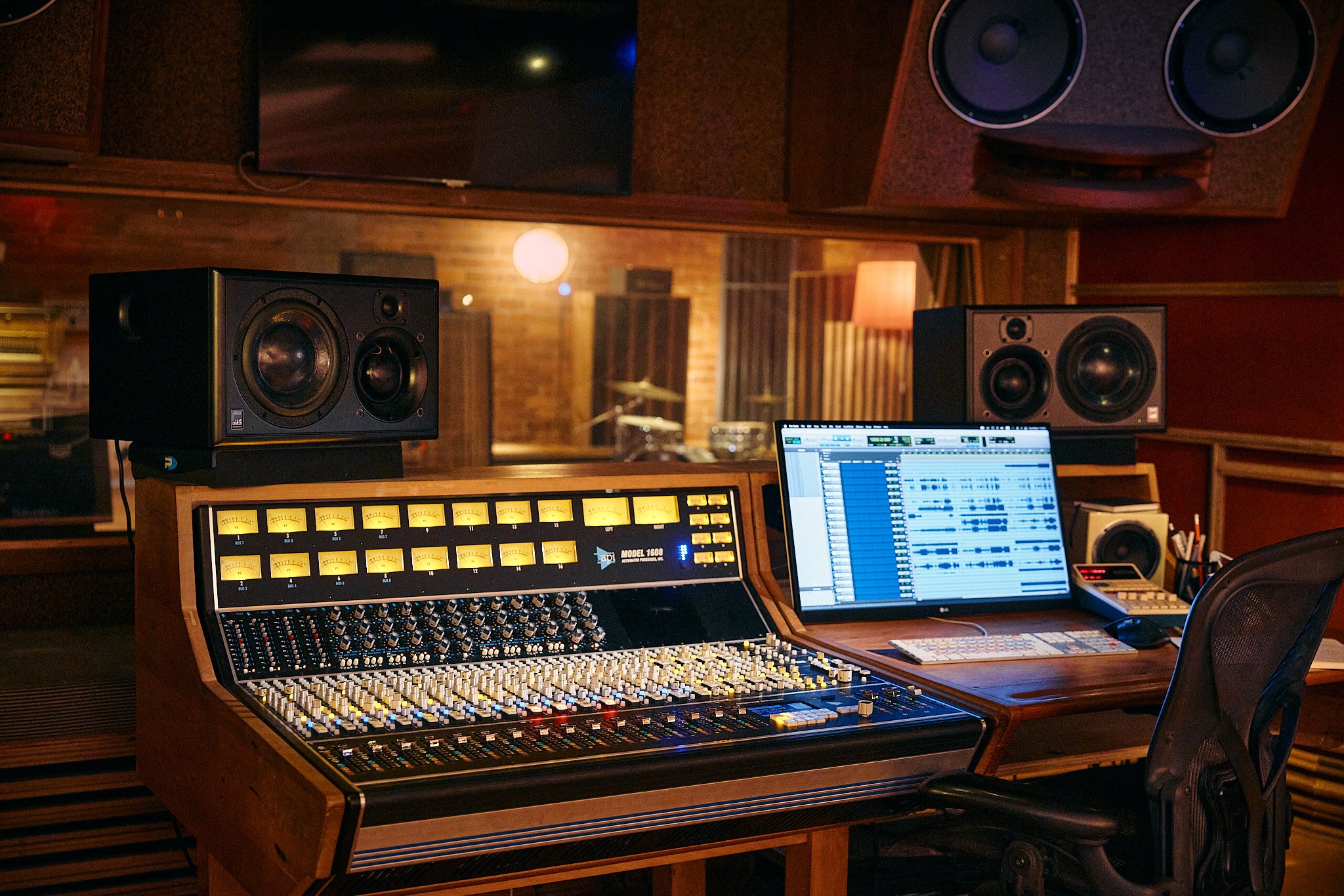 ROUNDHEAD_STUDIOS_1129.jpg