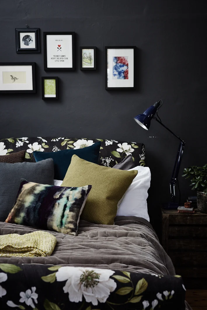 TAMIN JONES | BED