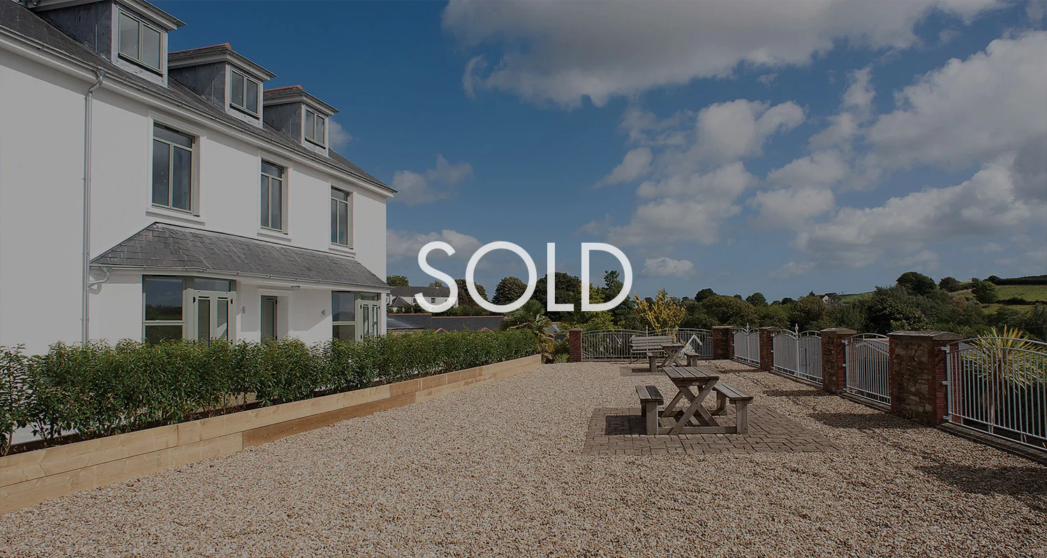 Hero_4ManorHouse_Sold.jpg