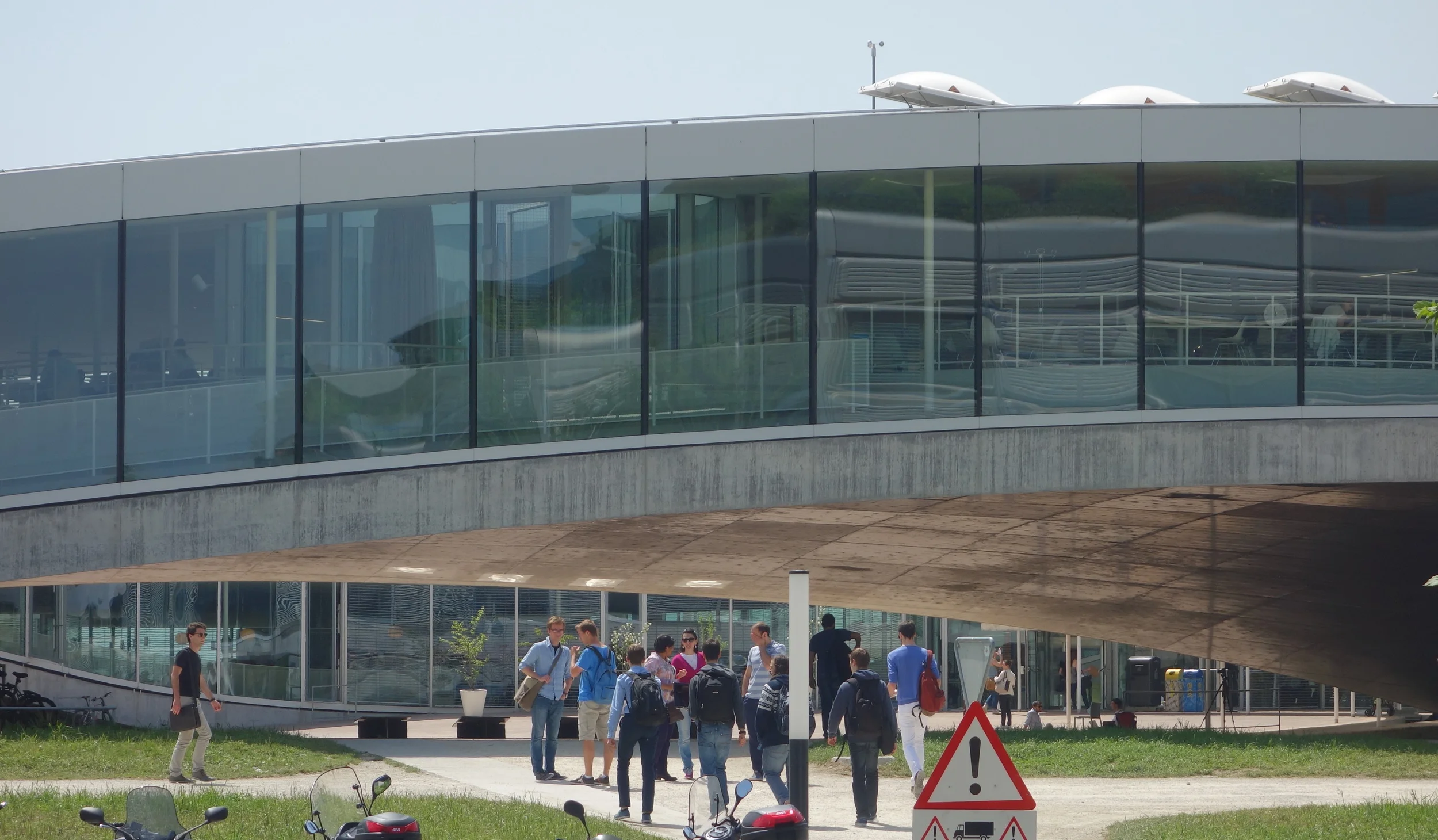 [[Discussion///Discussion///Diskussion]]