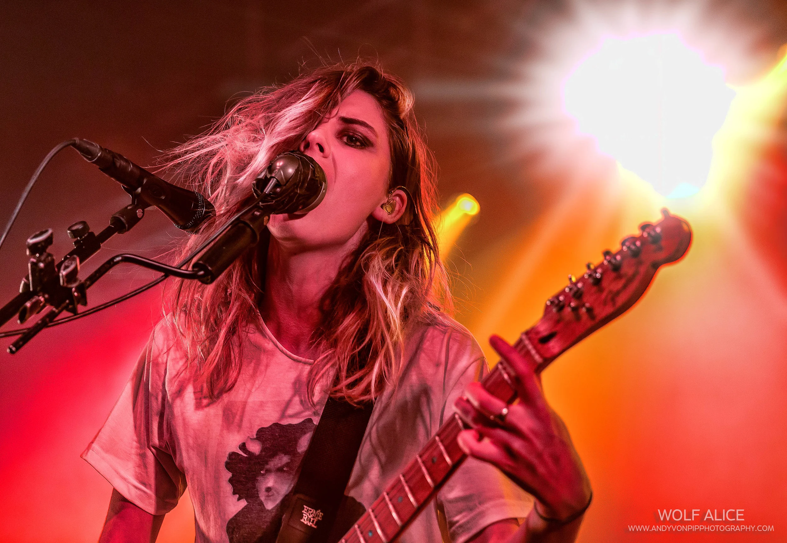 Ellie Rowsell - Wolf Alice - Arts Club - Liverpool - 2016