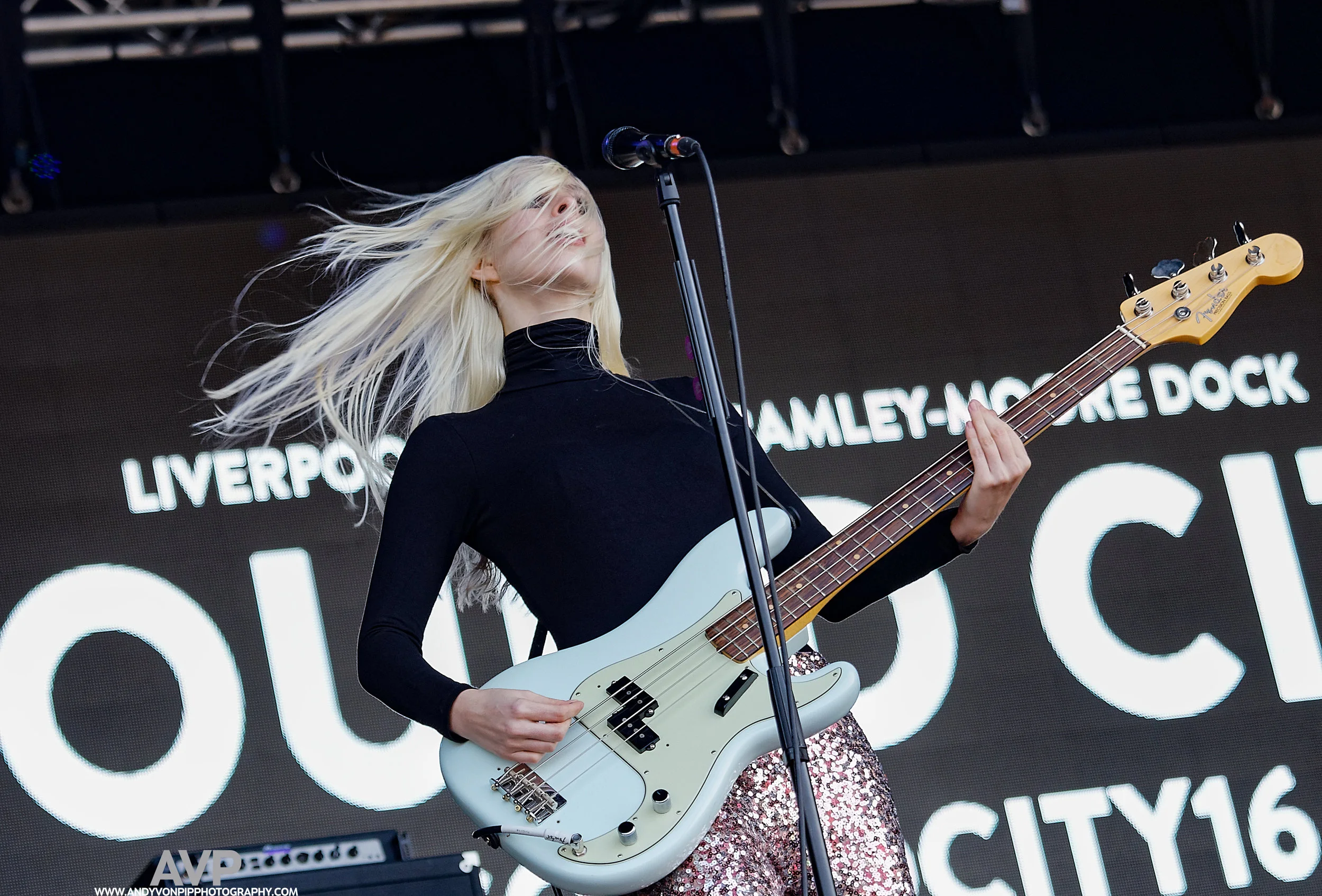 Inheaven_03.jpg