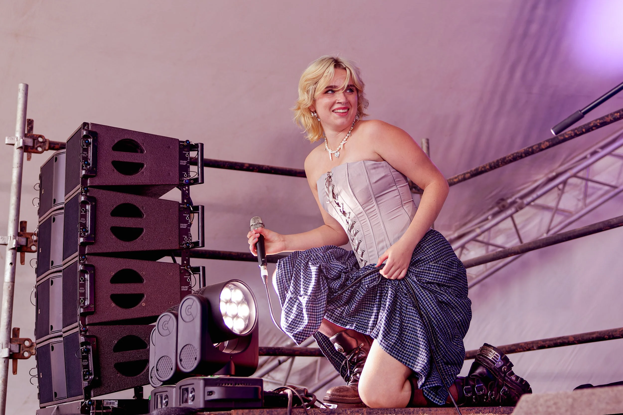 Iona Lynch - Cliffords - Leeds Festival 