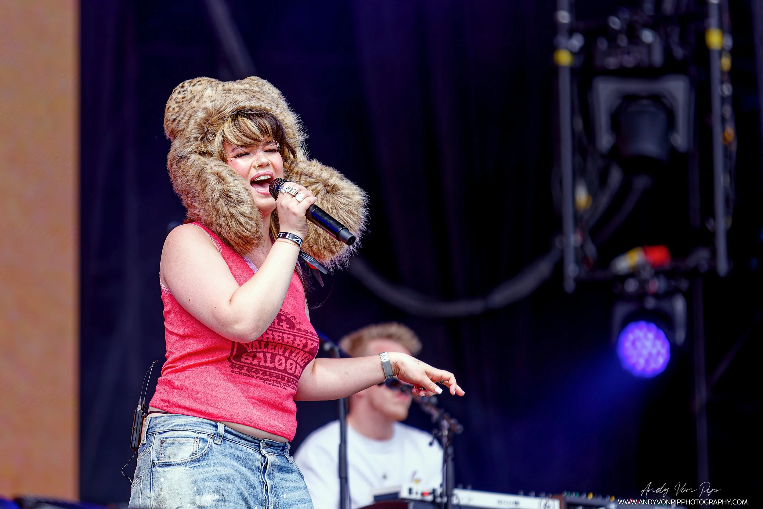 LOLA-YOUNG-12AVP.jpg