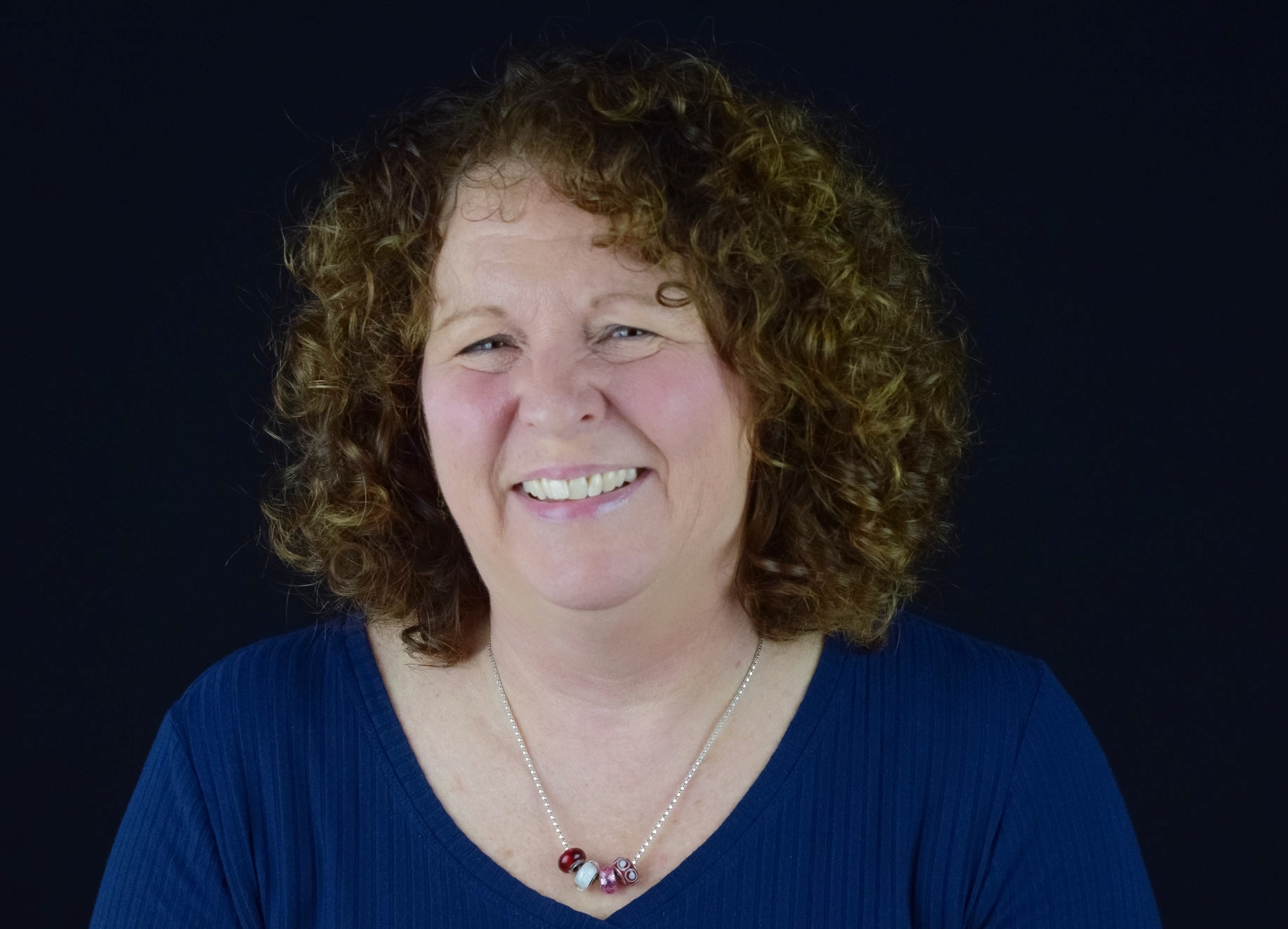 Sue's Home Headshots_Nikki Olsson-1.jpg