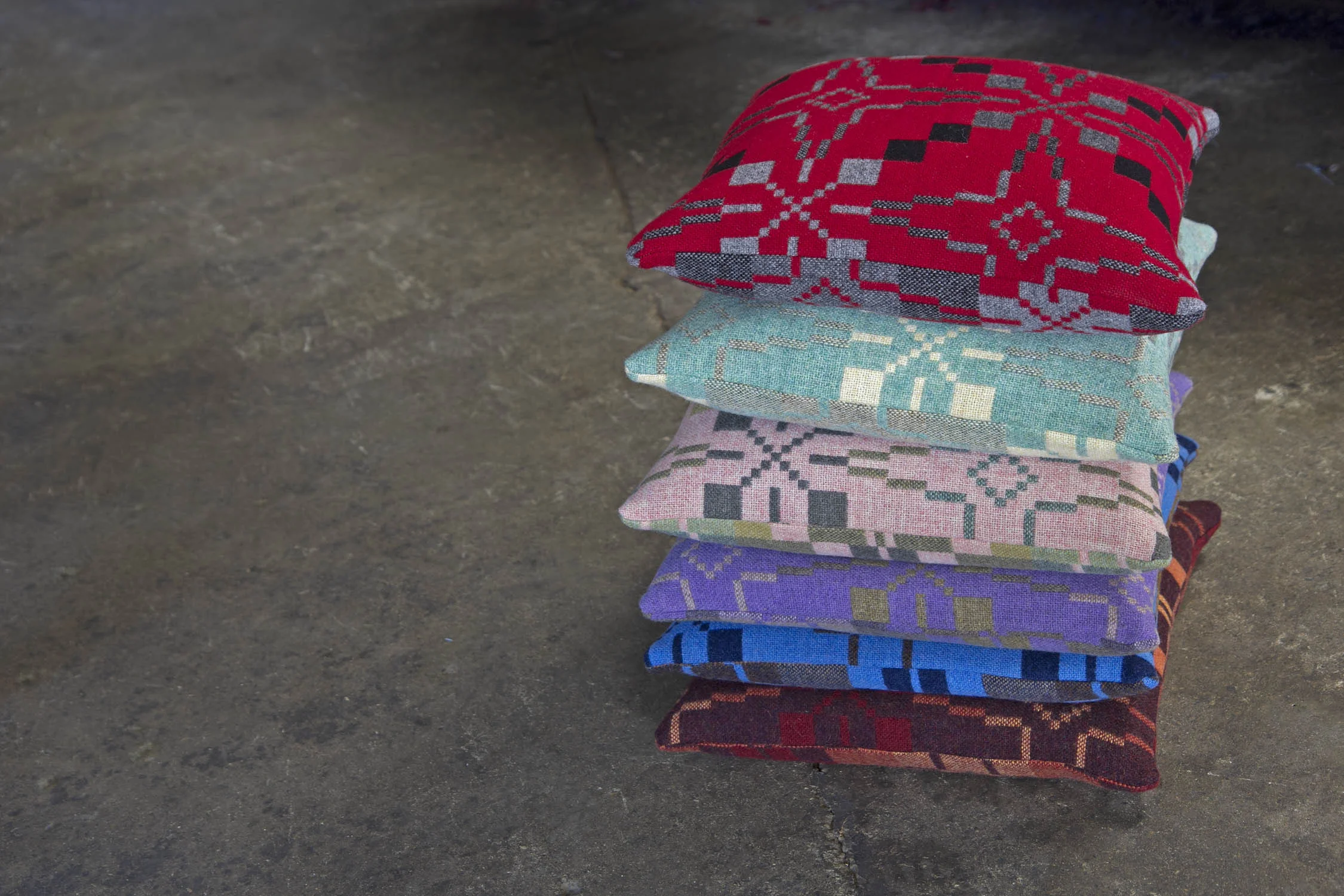 stack cushions_jemima_7338_1500.jpg