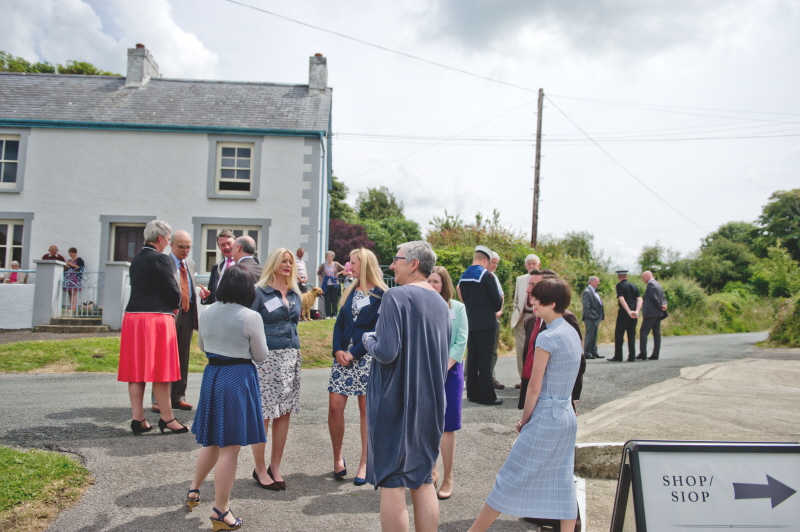 guests begin to arrive