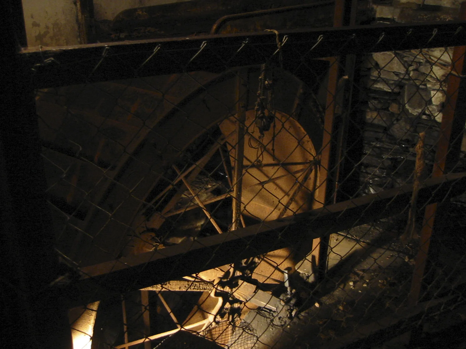 04 Melin Tregwynt Waterwheel 2.JPG