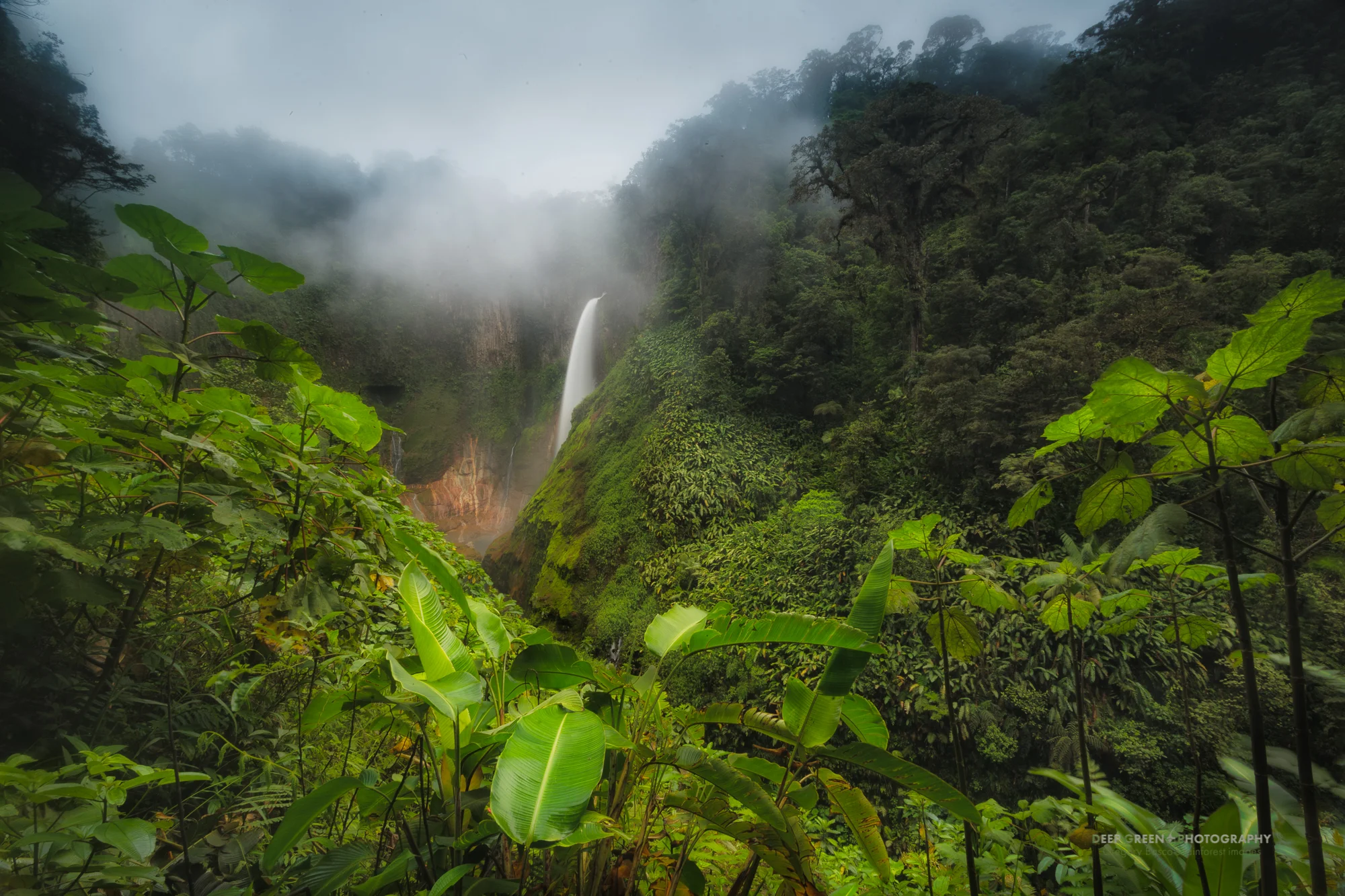 The Toro waterfall is 110 meters high and located in one of the wettest areas of the country and on the planet. The area receives over 6000 mm of rain per year and is home to a number of Costa Rica's hydroelectric power plants.