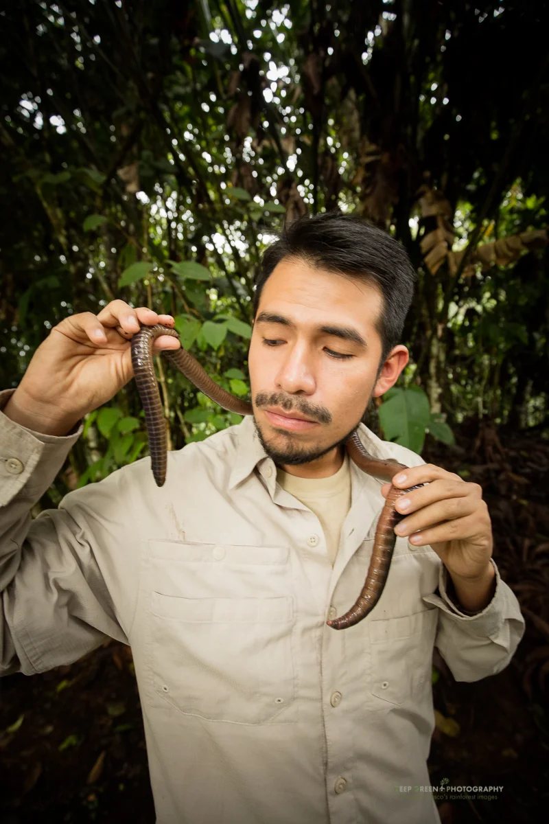 That's Frank accessorizing. Earth tones are always a good choice -- stylish, dude!