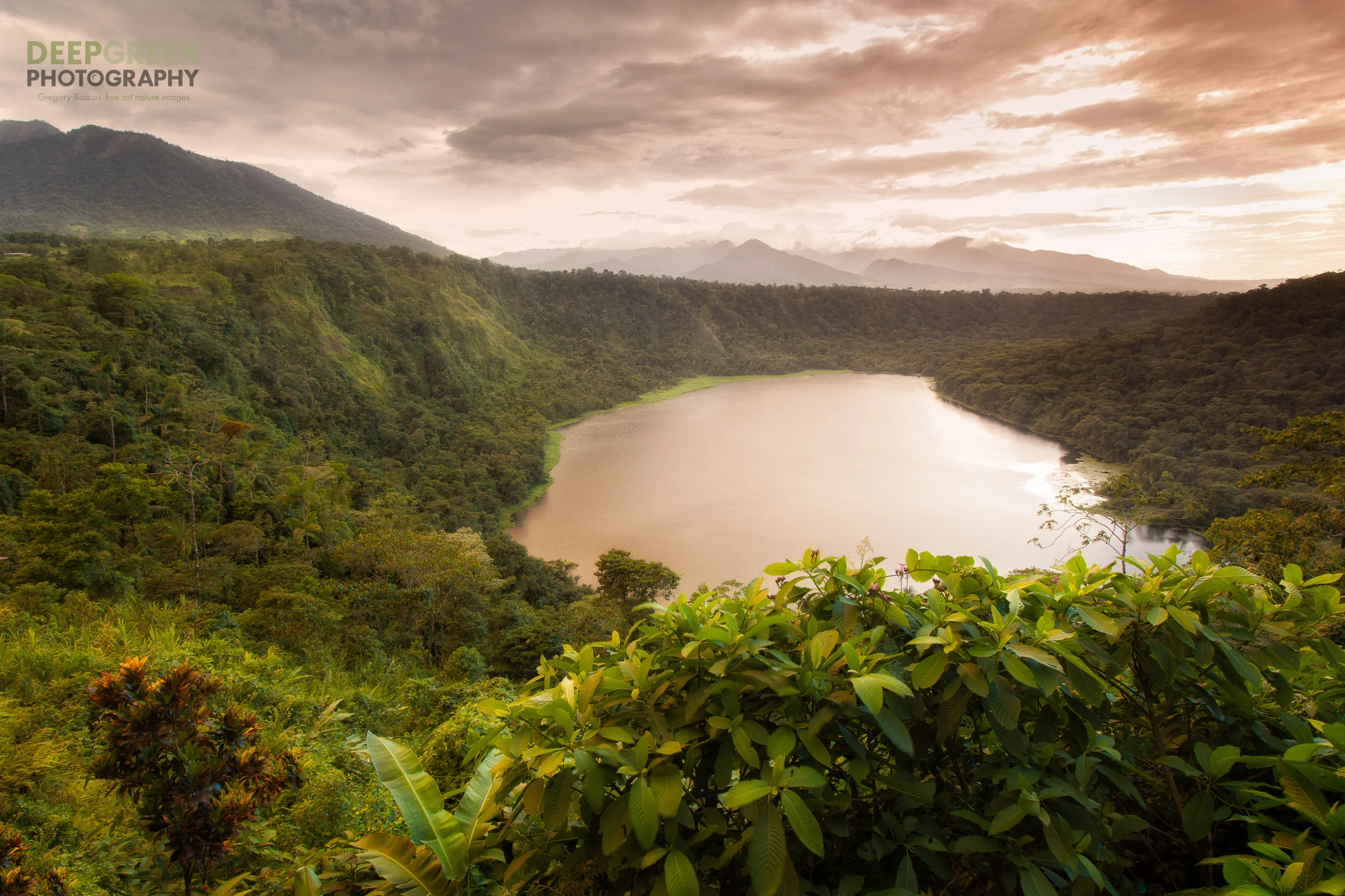 The Laguna Hule (Rubber Lake) is an extinct volcano crater just to the east of the Poas Volcano
