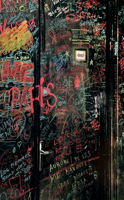 3-ParisGraffiti.jpg