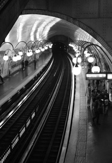ParisMetro(b&w)sm.jpeg