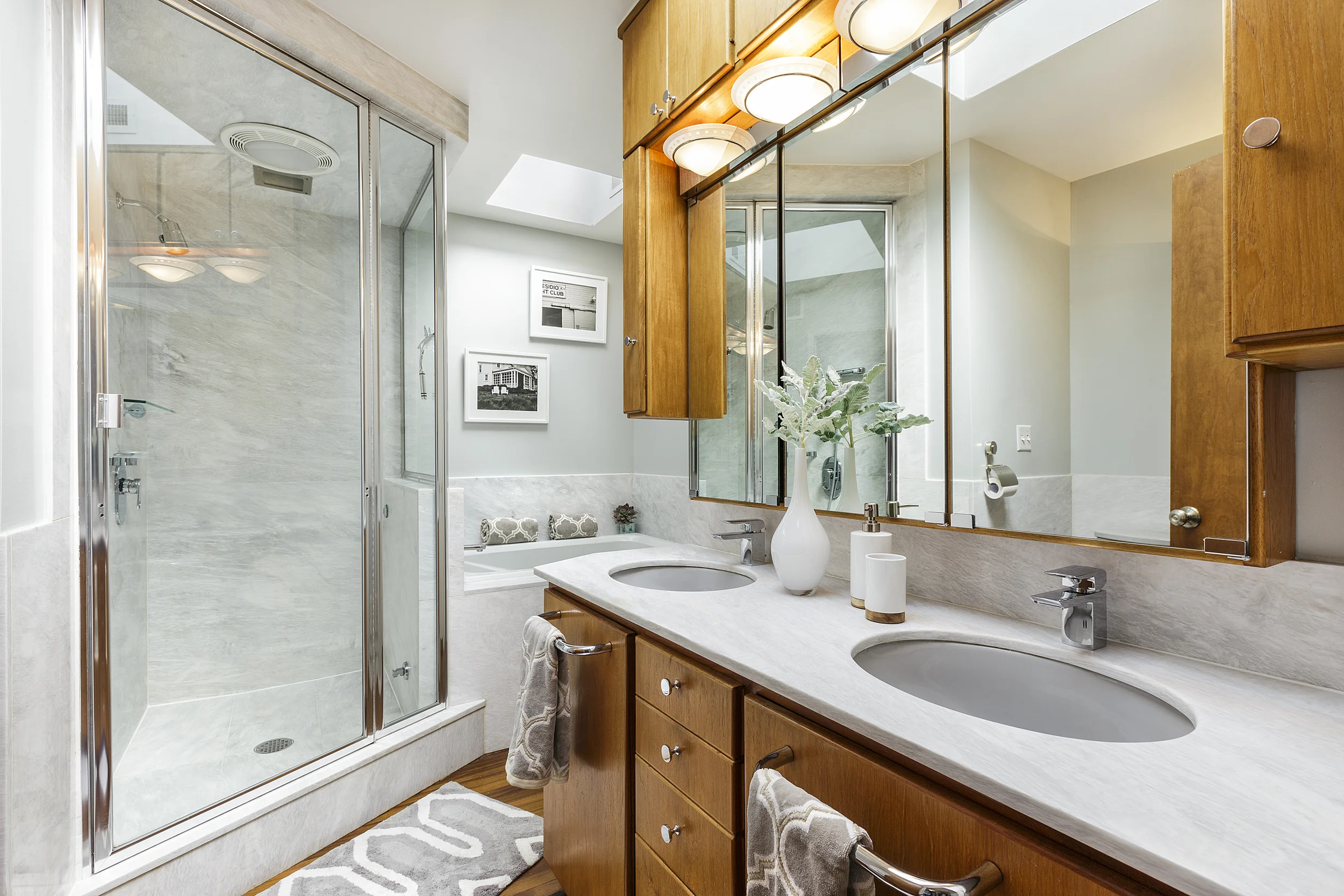 10-425UpperTerrace-1bath-high-res.jpg