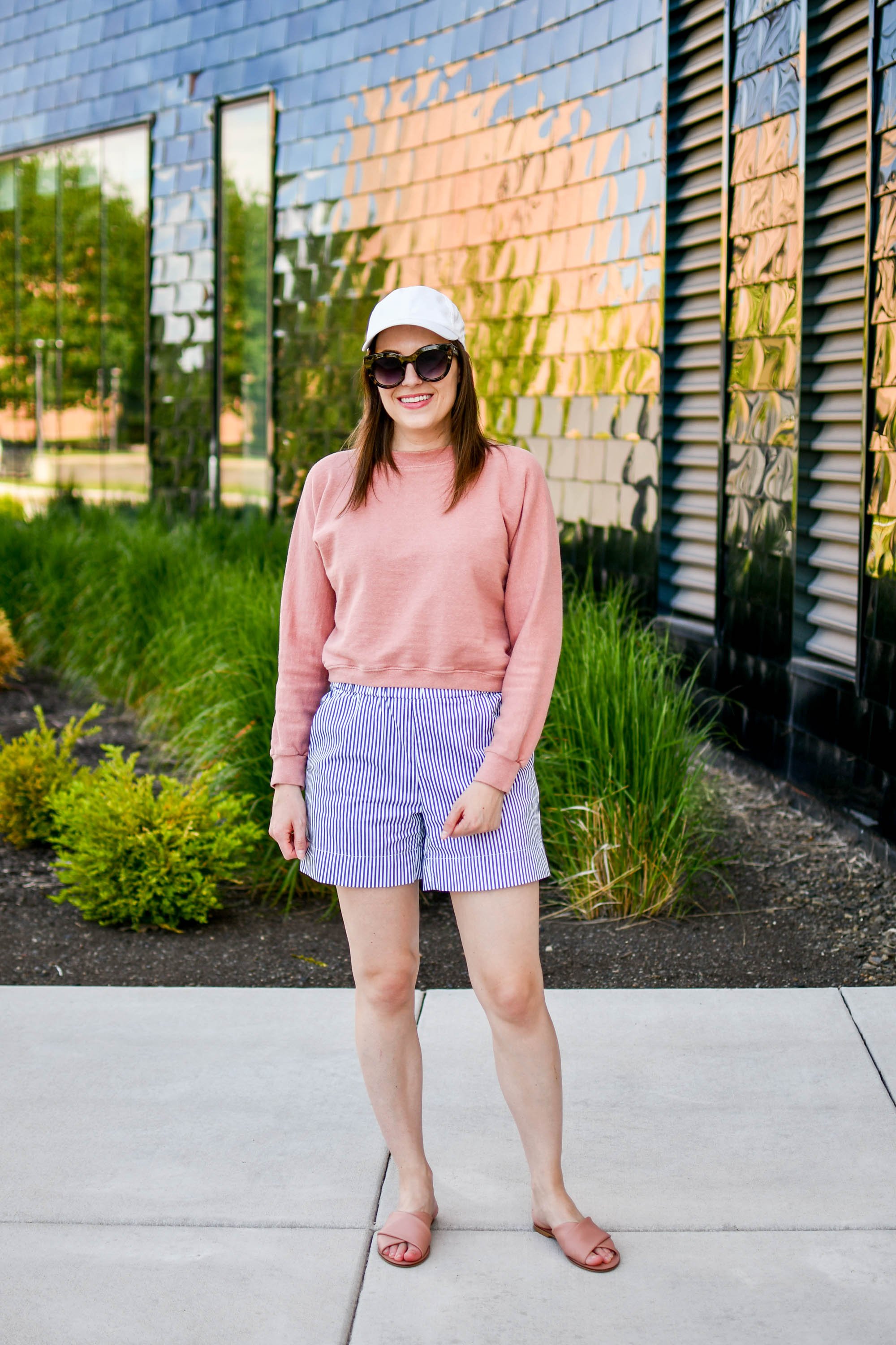 how to style pink shorts