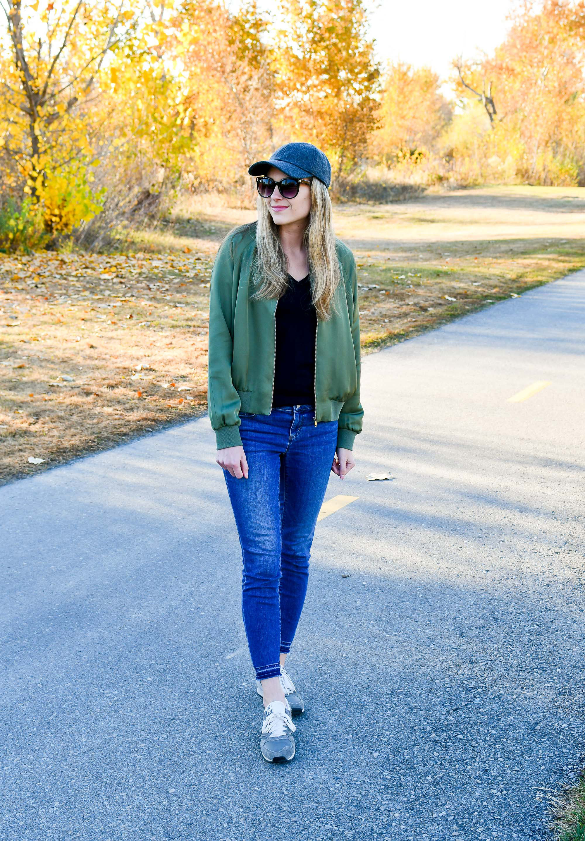 Outfit bomber jacket green