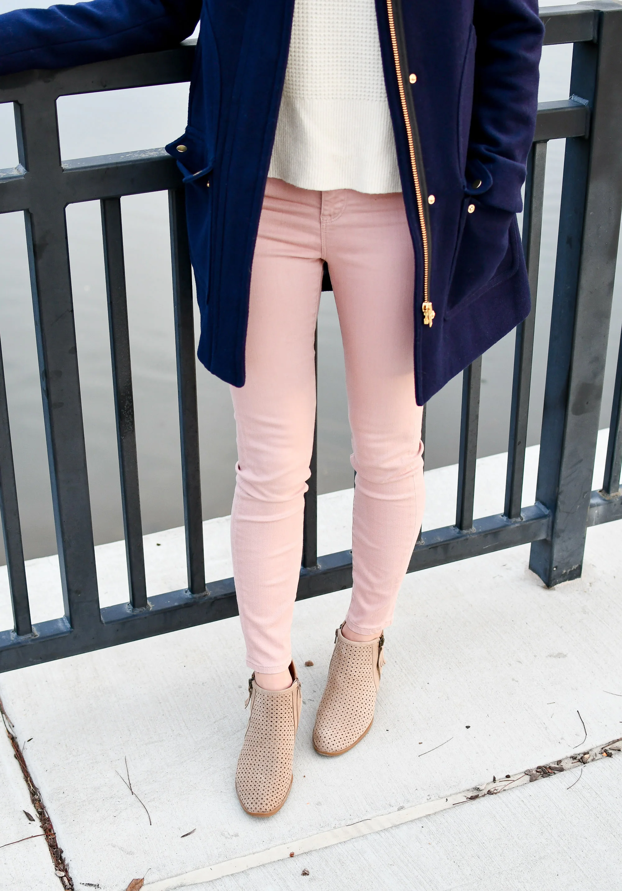 outfit pink jeans