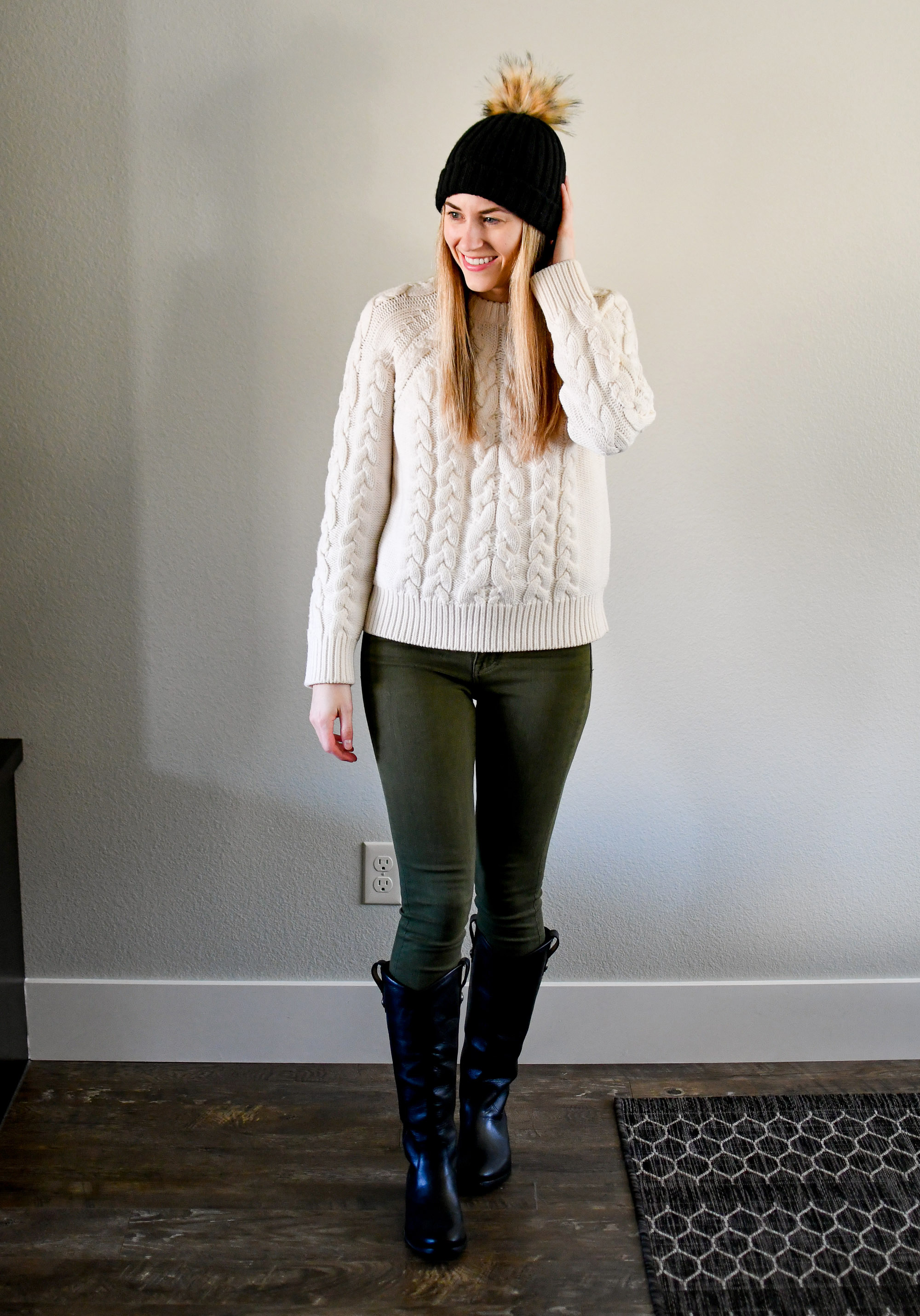 Casual and cozy winter outfit with black beanie and cable knit sweater — Cotton Cashmere Cat Hair